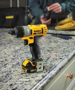 DEWALT 12V MAX Cordless Screwdriver, 1/4-Inch Hex Chuck, 1-Inch Bit Tips (DCF610S2) 8 DEWALT 12V MAX Cordless Screwdriver, 1/4-Inch Hex Chuck, 1-Inch Bit Tips (DCF610S2) -DeWalt Outlet Store 715HjTH4DYL. AC SL1000