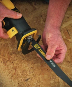 DeWalt DCS367D1 20V MAX XR Brushless Compact Reciprocating Saw Kit (2.0 Ah) 9 DeWalt DCS367D1 20V MAX XR Brushless Compact Reciprocating Saw Kit (2.0 Ah) -DeWalt Outlet Store dewndcs367d1 d