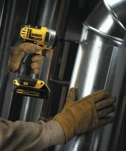 DeWalt 20V MAX* Lithium Ion 1/4" Impact Driver Kit (1.5Ah) -DeWalt Outlet Store spin prod 737486412